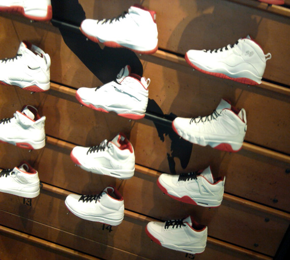 Air Jordan Xi White Red Display In Niketown Santa Monica 04