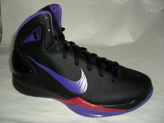 Nike Hyperdunk 2010 – Black – Varsity Purple – Varsity Red | Holiday 2010