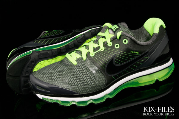 Nike Air Max 2010 Anthracite Volt 2