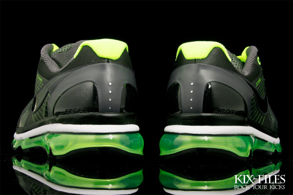 Nike Air Max 2010 Anthracite Volt 3