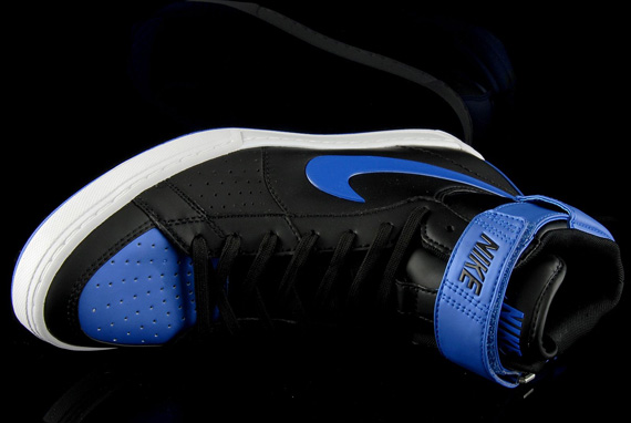 Nike Flytop Black Blue White Jpack 02
