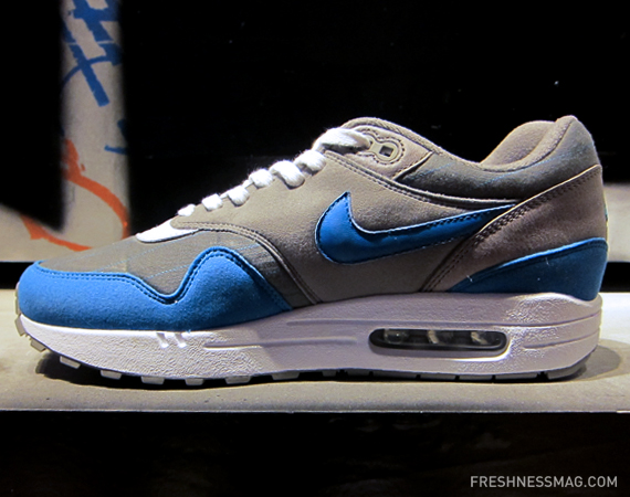 Nike iD Air Max 1 “Supreme” 'Modern-Notoriety' Feature on Behance