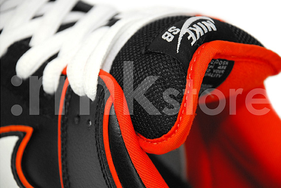 Nike Sb Dunk Low Blk Orng Blaze Rmk 03