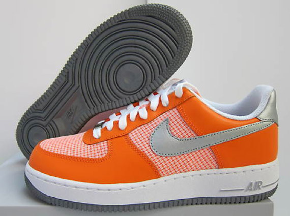 Nike Wmns Air Force 1 Total Orange Metallic Silver 2