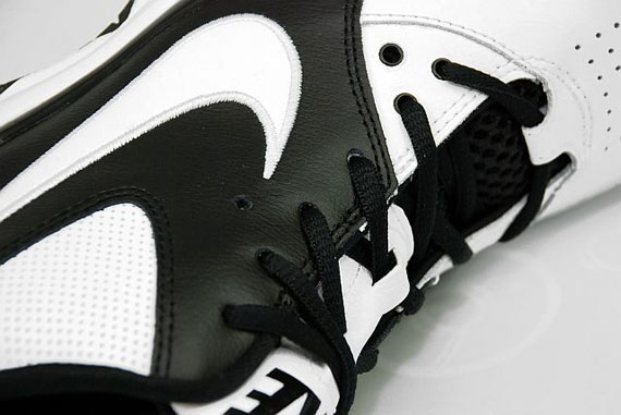 Nike Zoom Go Low - Black - White | Available