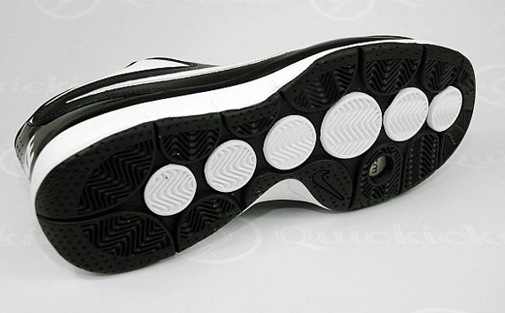 Nike Zoom Go Low Black White 04