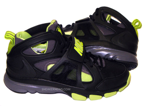 Nike Zoom Huarache Tr Mid Black Volt Dark Grey 5