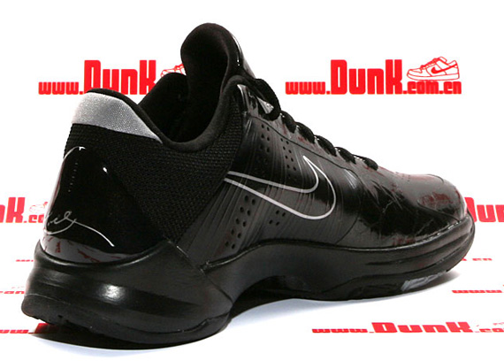 Nike Zoom Kobe V Blackout Dunk 05