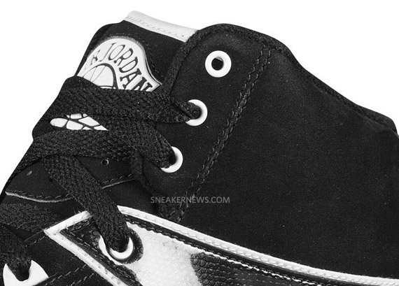 Air jordan are Ii Retro Black White New Images 7