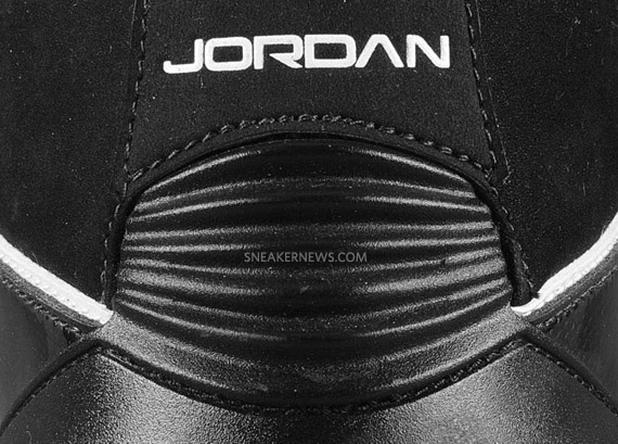 Air Jordan Ii Retro Black White New Images 8