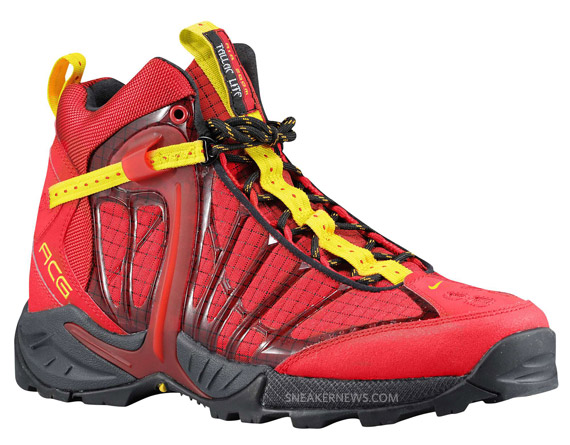 Nike Acg Zoom Tallac Lite Red Yellow Anthracite 1