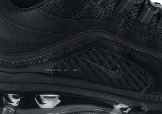 Nike Air Max 24/7 'Blackout' | November 2010