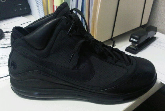 Nike Air Max Lebron 7 Pe All Black Everything 1 01