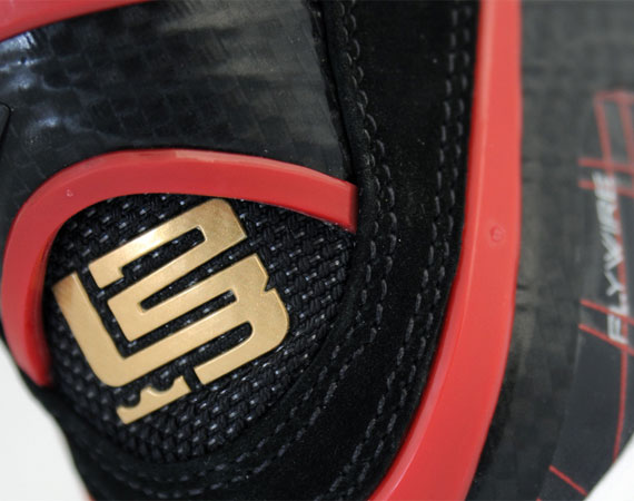 Nike Air Max LeBron VIII (8) - Black - Sport Red - Metallic Gold | Sample