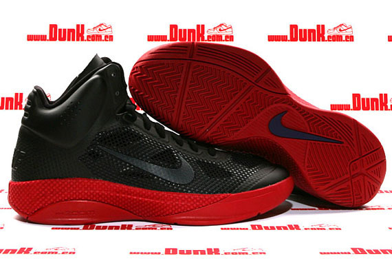 Nike Hyperfuse Blk Red Anthr 02