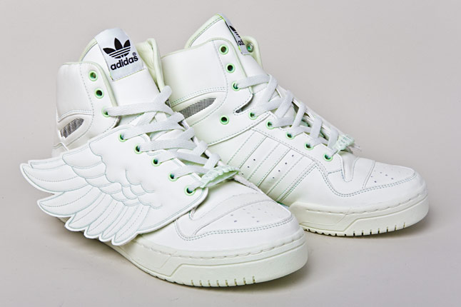 希少adidas JS Wings Jeremy Scott adidas Jeremy Scott JS WINGS 2.0 Metallic Gold Black Shoes