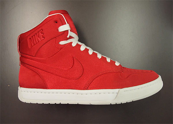 Nike Spotswear Royal Satin Spring 2011 Preview 2