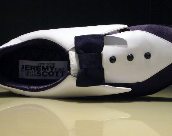 Jeremy Scott Adidas Arrow 01