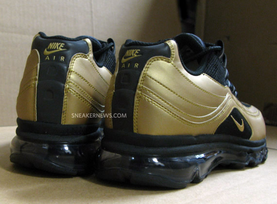 Nike Air Max 247 Black Metallic Gold 5