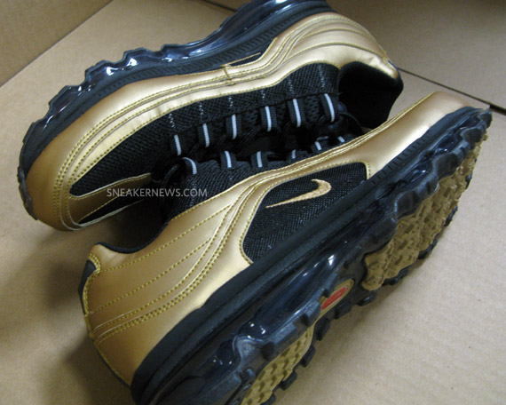 Nike air sale max 2010 gold