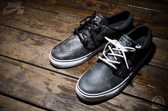 Infrarood tong Lastig Nike SB Zoom Stefan Janoski Premium - Black Distressed Leather -  SneakerNews.com