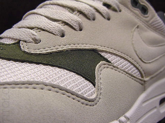 Nike Wmns Am1 Grey White 02