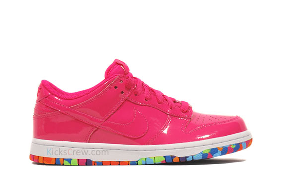 Nike Wmns Dunk Pink Rbow 01