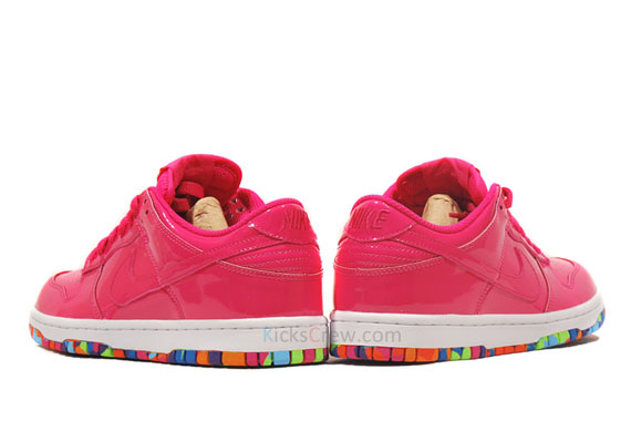 Nike Wmns Dunk Pink Rbow 04