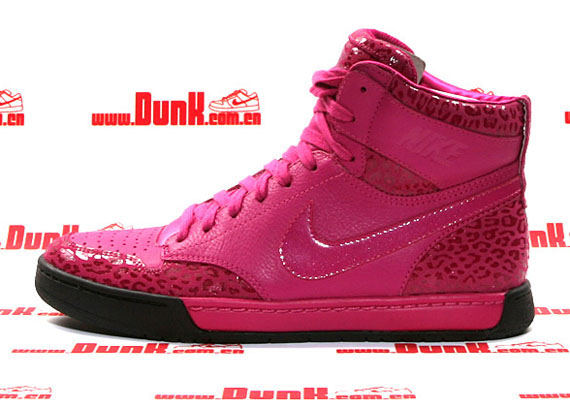 Nike Wmns Royalty Pink Leop 01