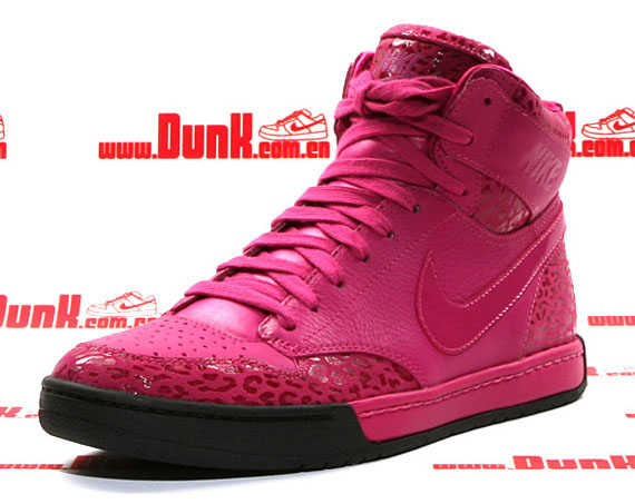 Nike Wmns Royalty Pink Leop 02