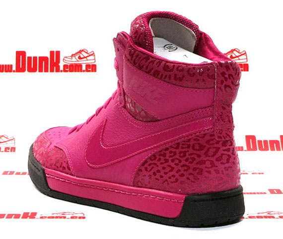Nike Wmns Royalty Pink Leop 03