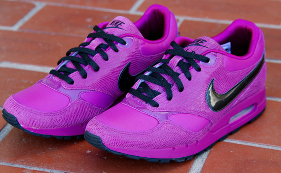 Nike Sportswear – October 2010 WMNS Releases @ Sole Boutique ...