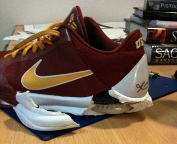 Nike Zoom Kobe V 'USC' - A Look Inside