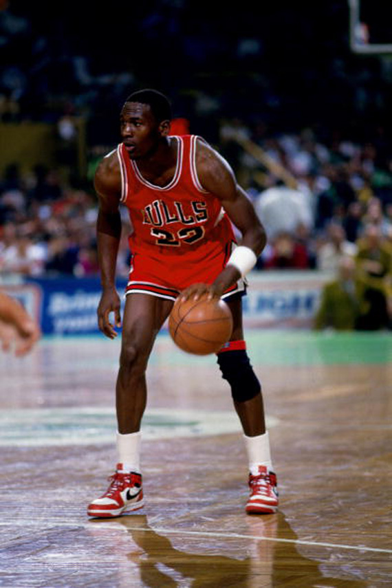 michael jordan playing in jordan 1