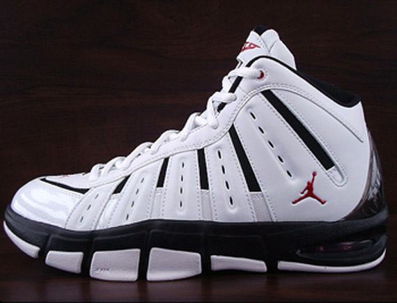 Jordan Melo M7 White Black Red 1