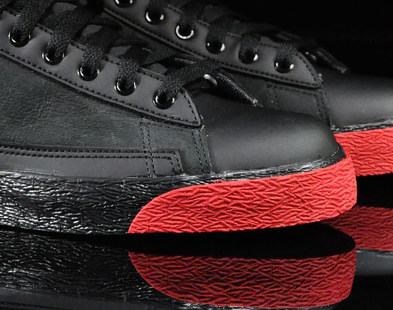 Nike Blazer SP – Black – Del Sol – Varsity Red