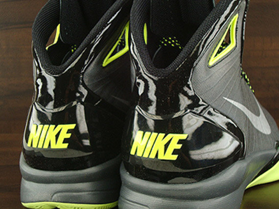 Nike Hyperdunk 2010 Grey Black Volt 3