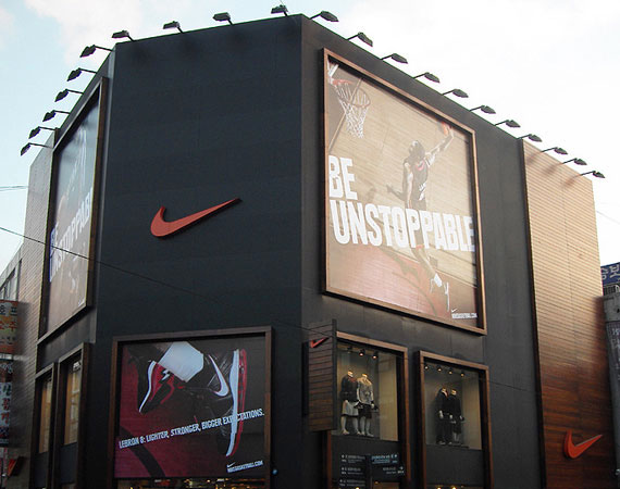 Nike LeBron 8 ‘Be Unstoppable’ Display @ Nike Incheon