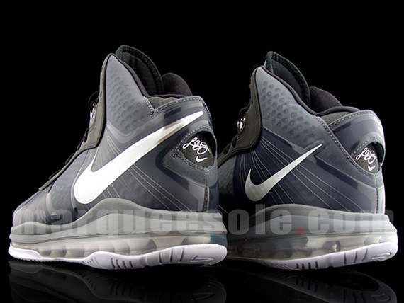 Nike Lebron 8 V2 Black Grey Neon Marqueesole 06