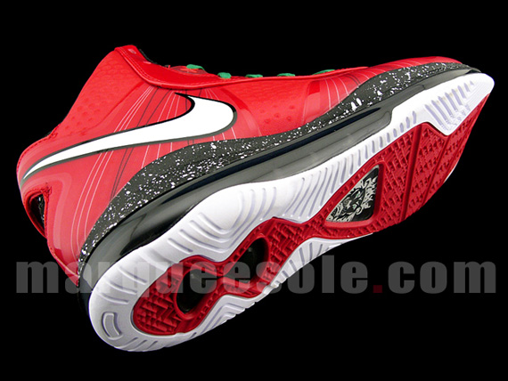 Nike Lebron Viii V2 Christmas New Images 06