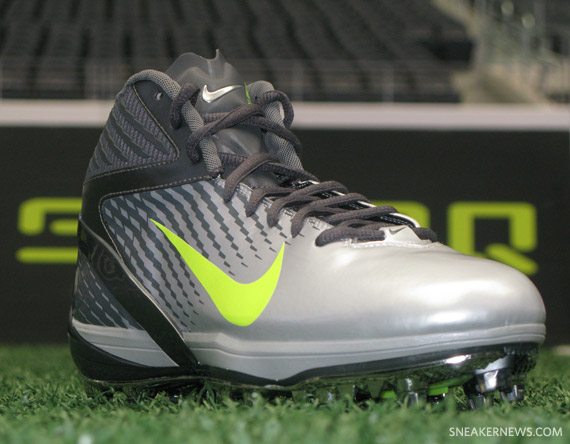 nike alpha talon