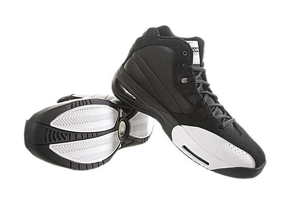 Jordan Hardcourt Classic Black White 428931 001 01