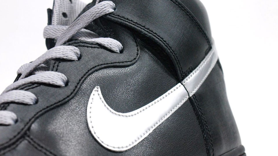 Nike WMNS Dunk High Icons – Black – Metallic Silver