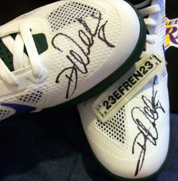 Nike Hyperfuse Deron Williams Pe Autographed 01