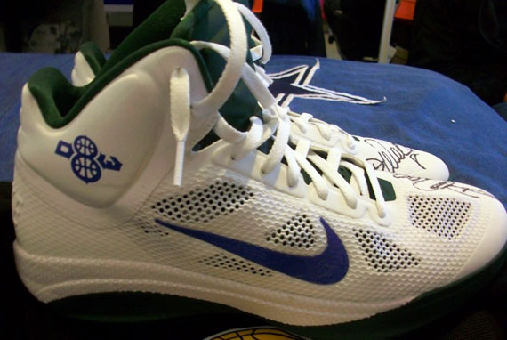 Nike Hyperfuse Deron Williams Pe Autographed 07