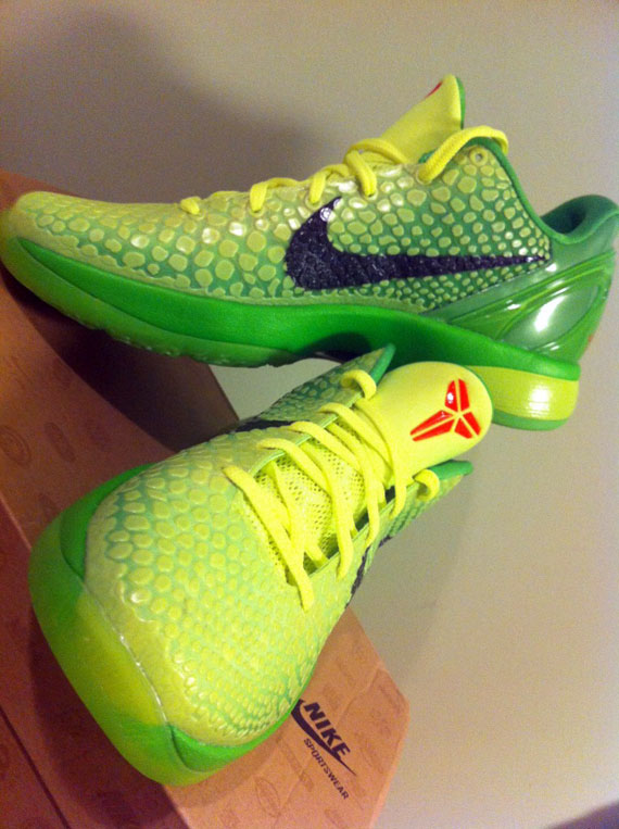 Nike Zoom Kobe VI ‘Grinch’ - SneakerNews.com