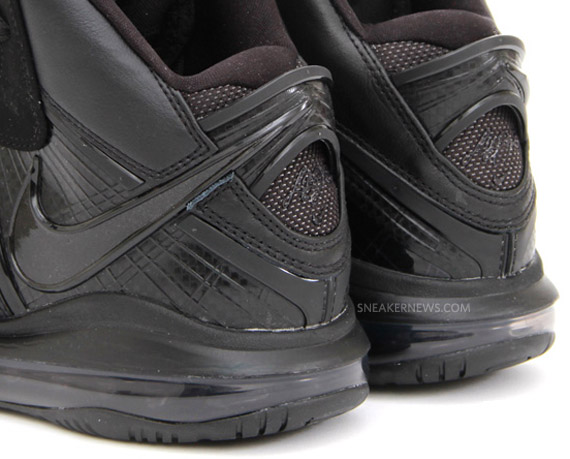 Nike LeBron VIII ‘Blackout’ | Available