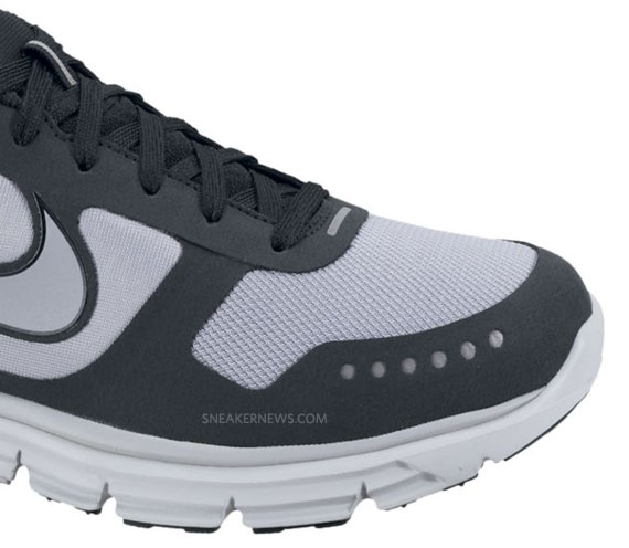 Nike Lunar Venture Black Wolf Grey 4