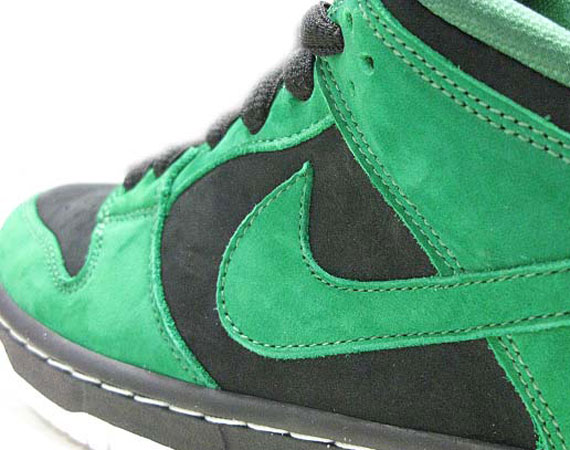 Nike SB Dunk Low – Green – Black – White | Releasing in 2011