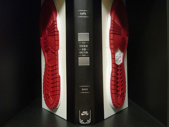 Nike Sb Dunk Pro Book 1985 2011 2